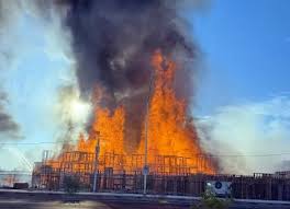 Fire in Scoresby Today, Scoresby, Victoria: Major Storage Facility Blaze Prompts Massive CFA Emergency Response